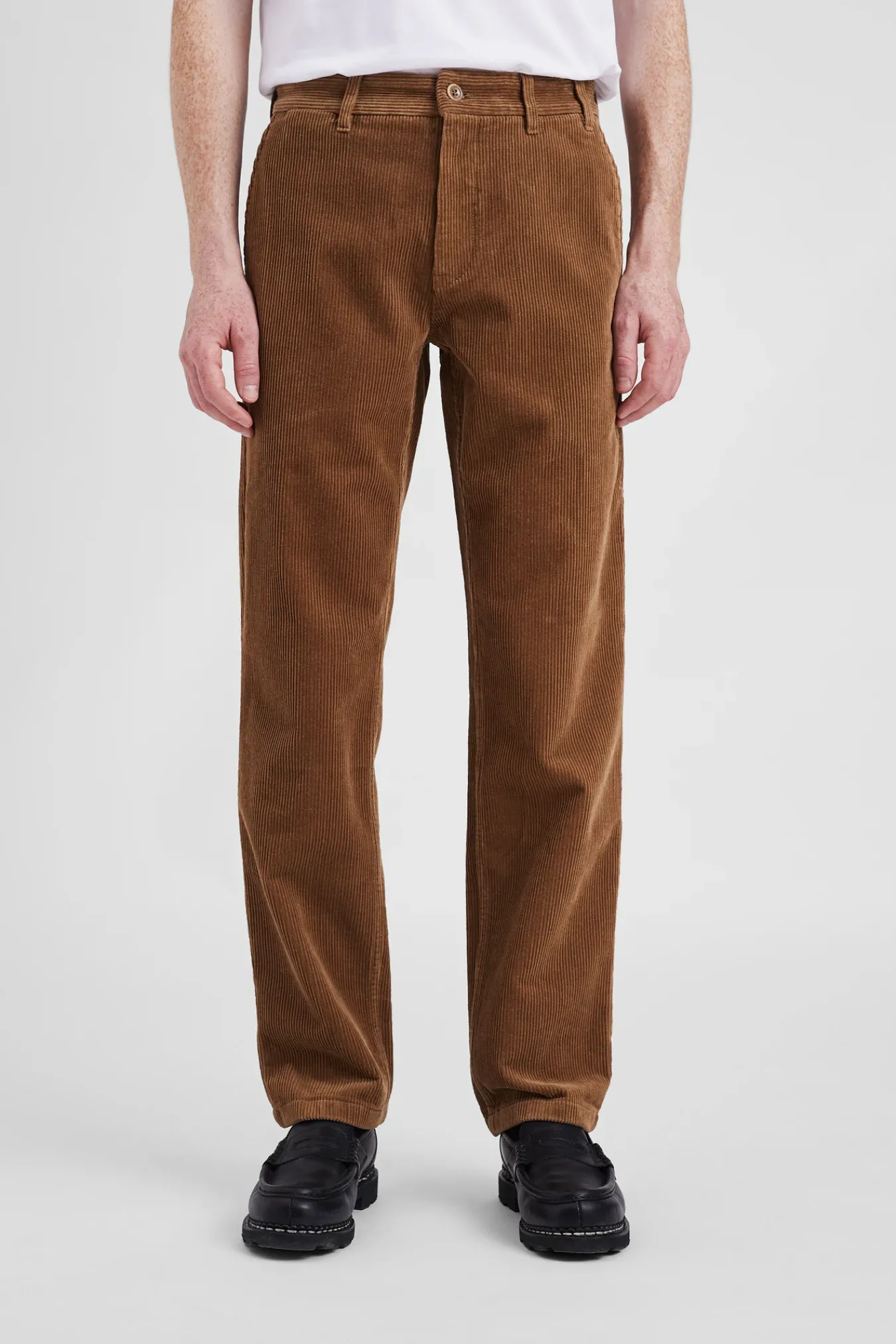 TROUSERS^Norse Projects Aros Regular Wide Wale Corduroy Chino Utility Khaki
