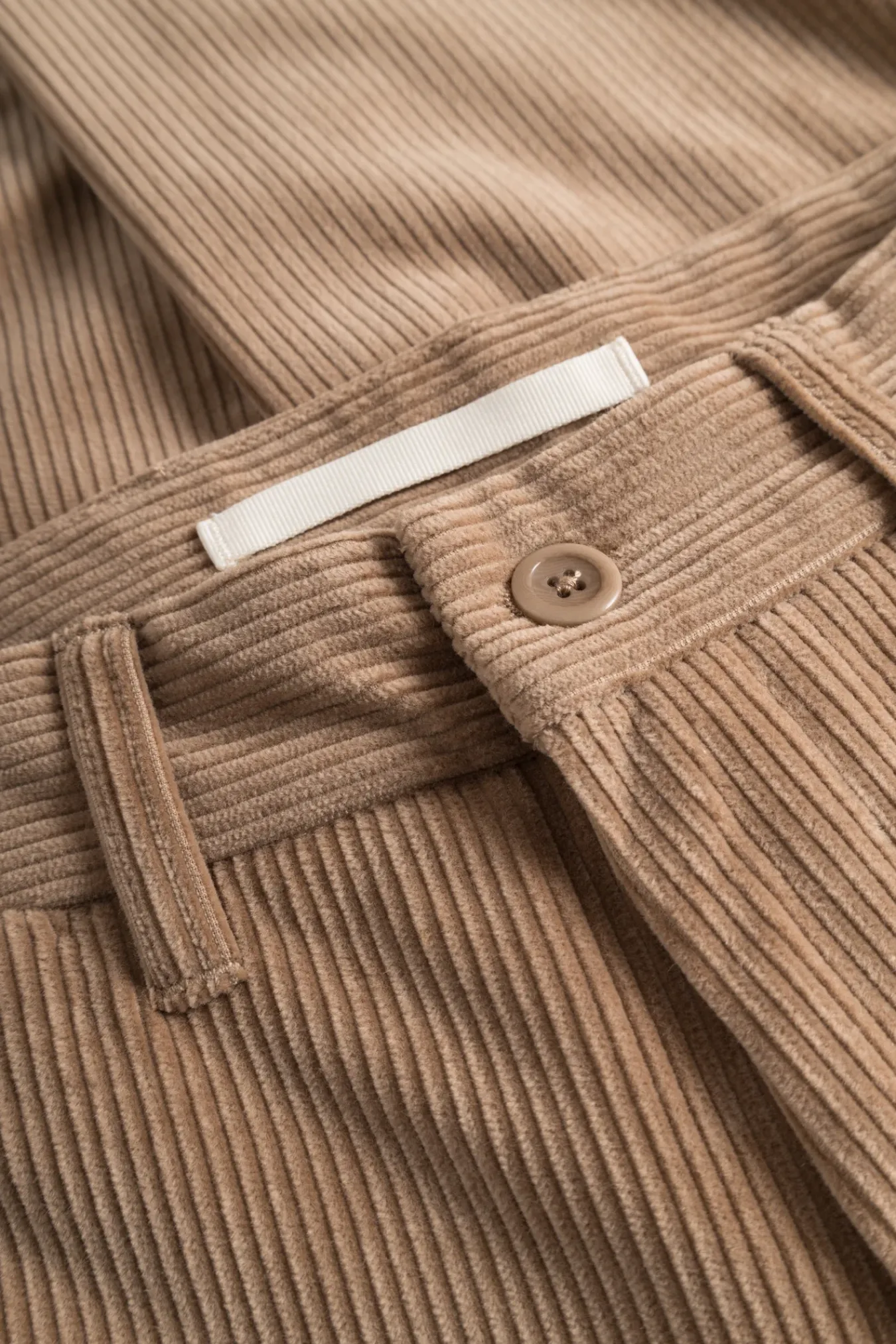 TROUSERS^Norse Projects Aros Regular Wide Wale Corduroy Chino Utility Khaki