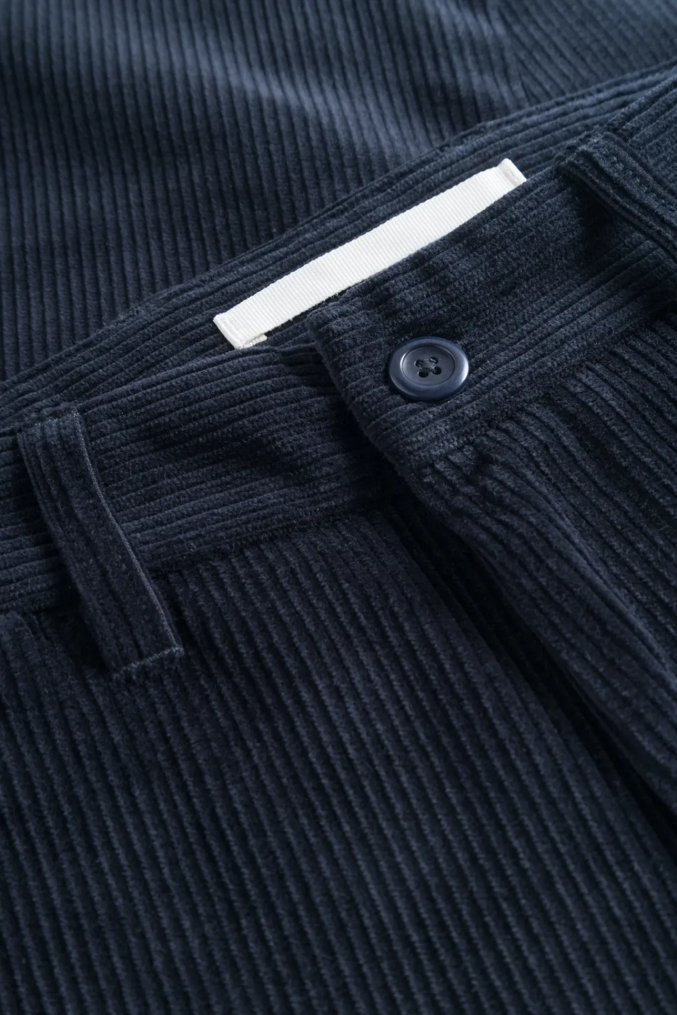TROUSERS^Norse Projects Aros Regular Wide Wale Corduroy Chino Dark Navy