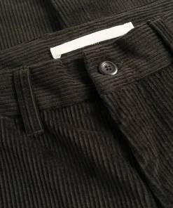 TROUSERS^Norse Projects Aros Regular Wide Wale Corduroy Chino Beech Green