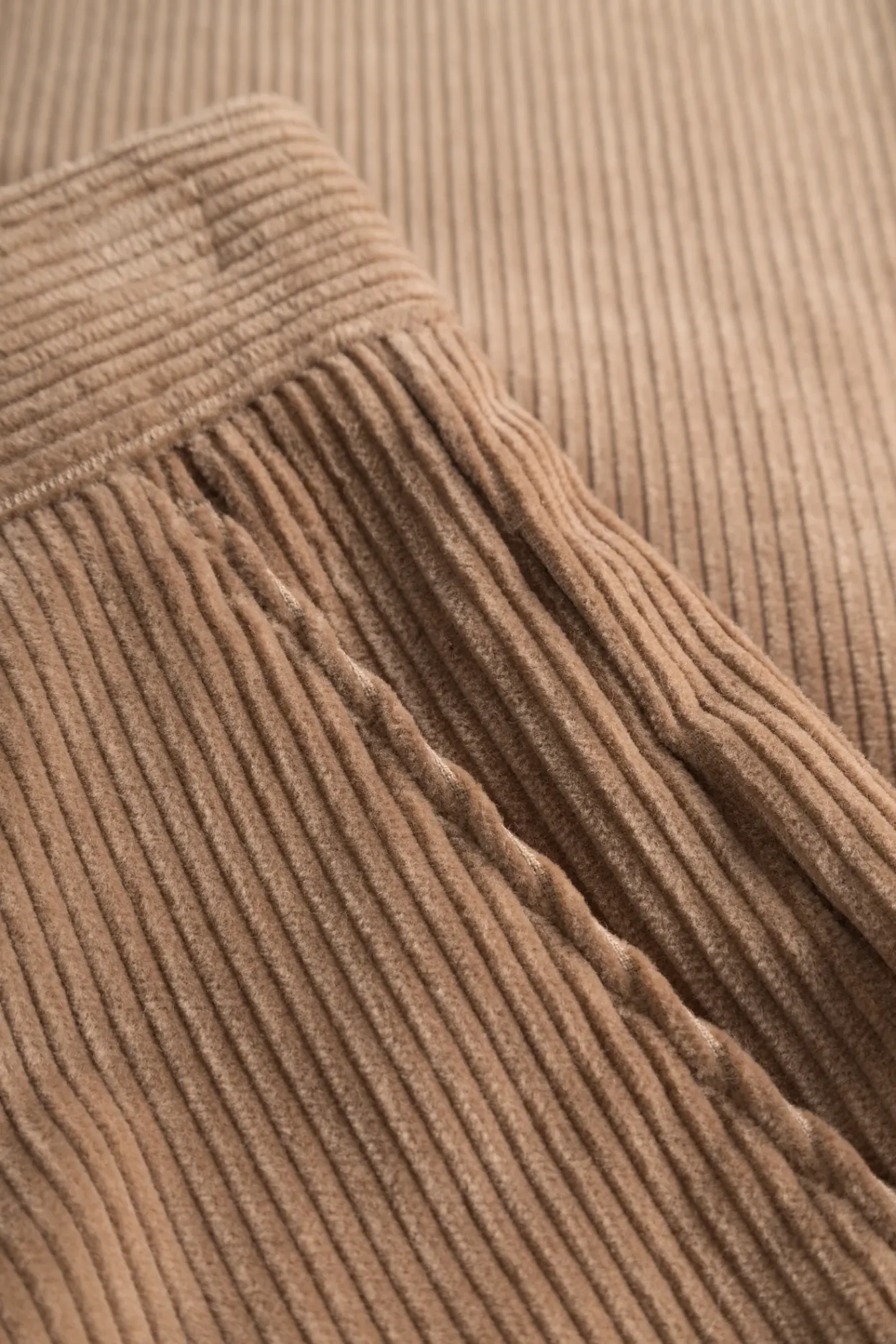 TROUSERS^Norse Projects Aros Regular Wide Wale Corduroy Chino Utility Khaki