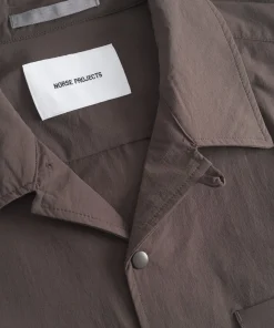 SHIRTING^Norse Projects Carsten Travel Light Shirt LS Espresso