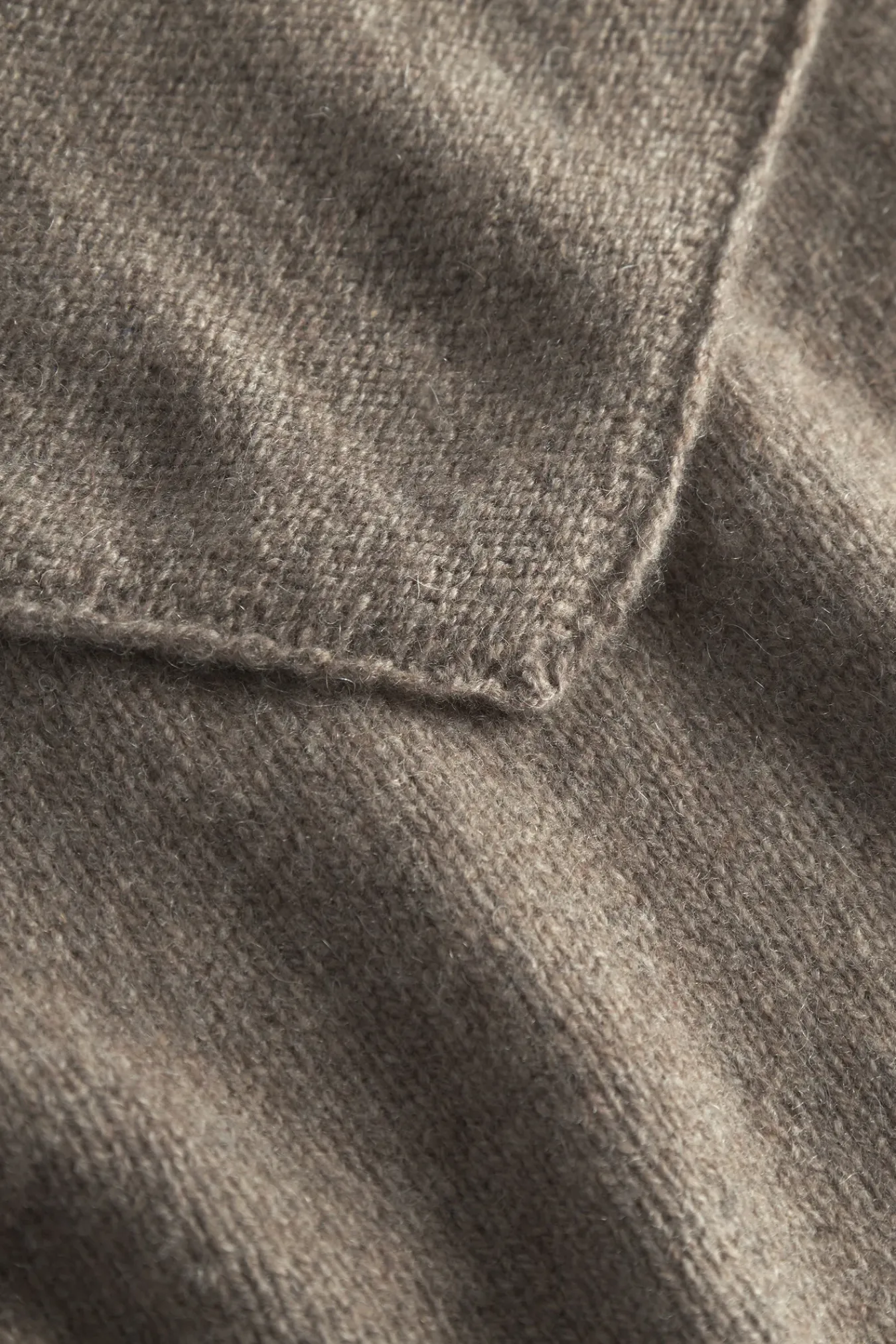 ACCESSORIES^Norse Projects Cashmere Triangle Scarf Taupe