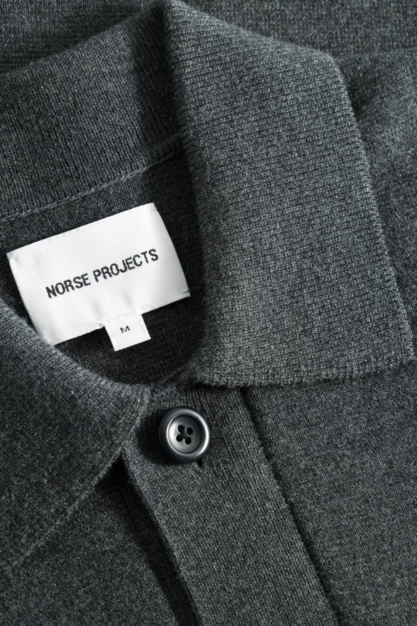KNITWEAR^Norse Projects Kian Merino Cotton Milano Polo Dark Grey Melange