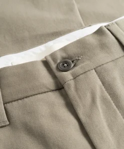 TROUSERS^Norse Projects Norse Standard Chino Sediment Green