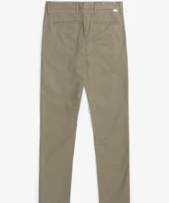 TROUSERS^Norse Projects Norse Standard Slim Chino Sediment Green