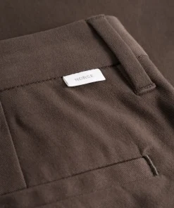 TROUSERS^Norse Projects Norse Standard Slim Chino Espresso