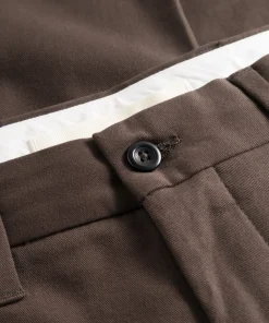 TROUSERS^Norse Projects Norse Standard Slim Chino Espresso