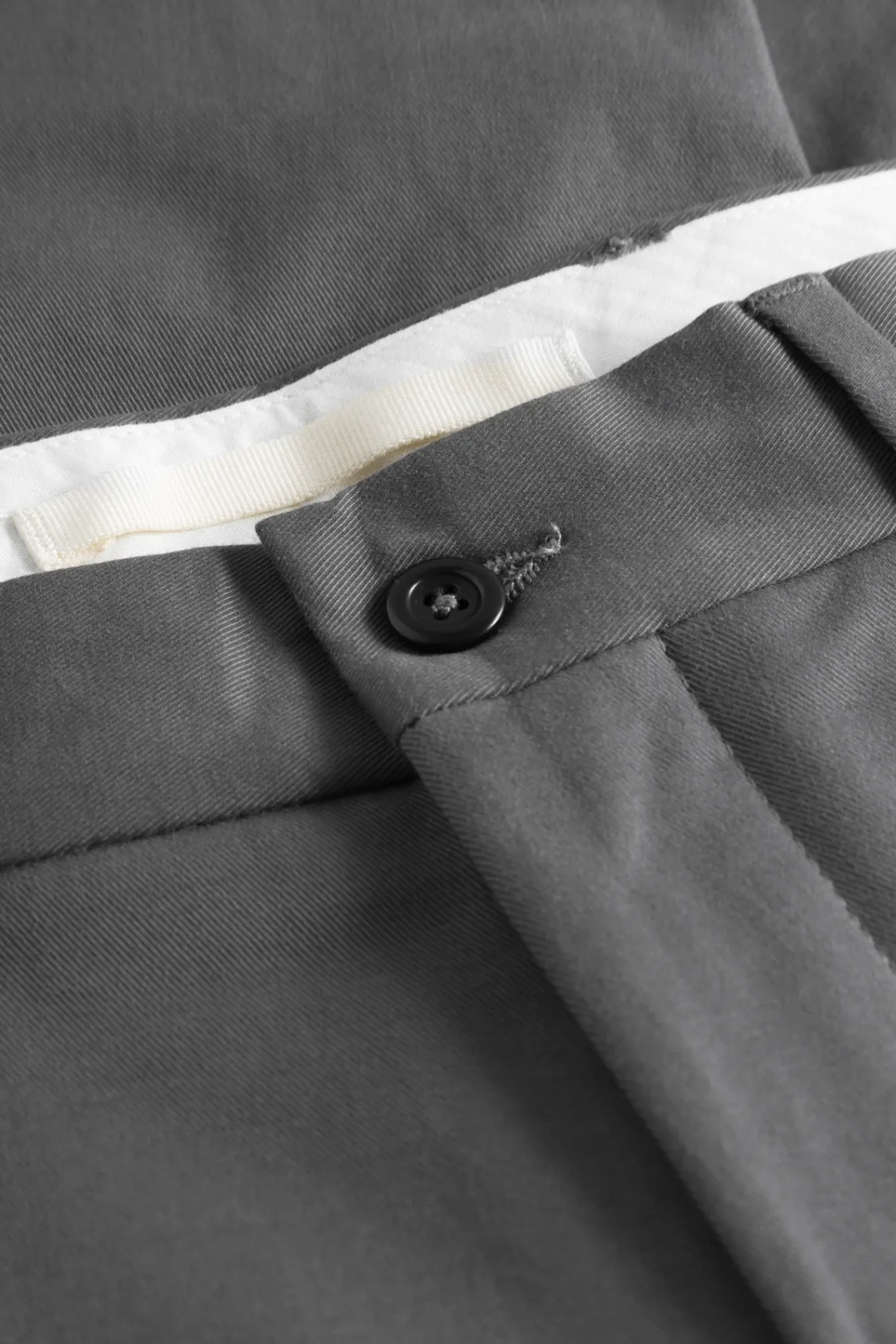 TROUSERS^Norse Projects Norse Standard Slim Chino Magnet Grey
