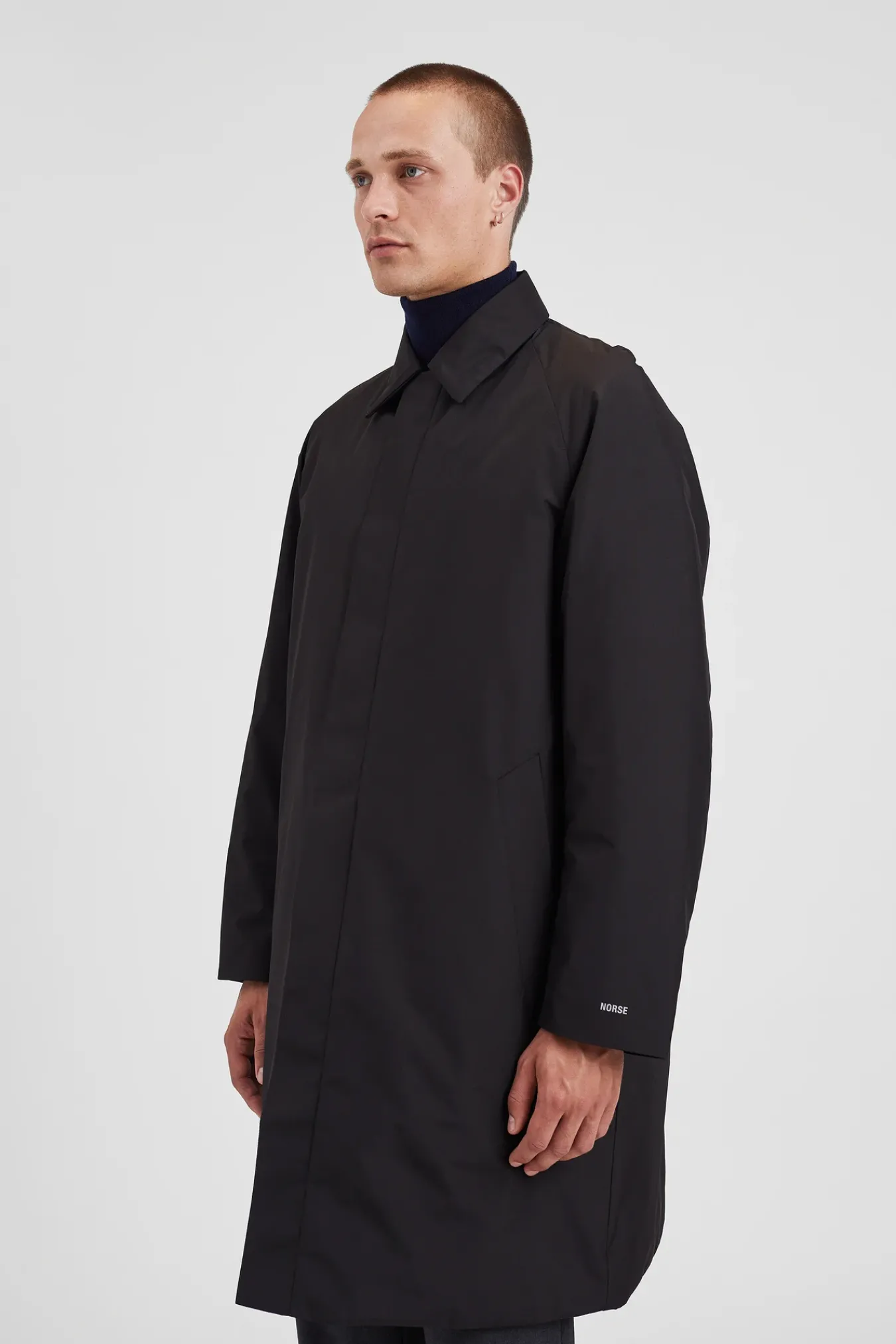 OUTERWEAR^Norse Projects Vargo Gore-Tex Windstopper Raglan Mac Black