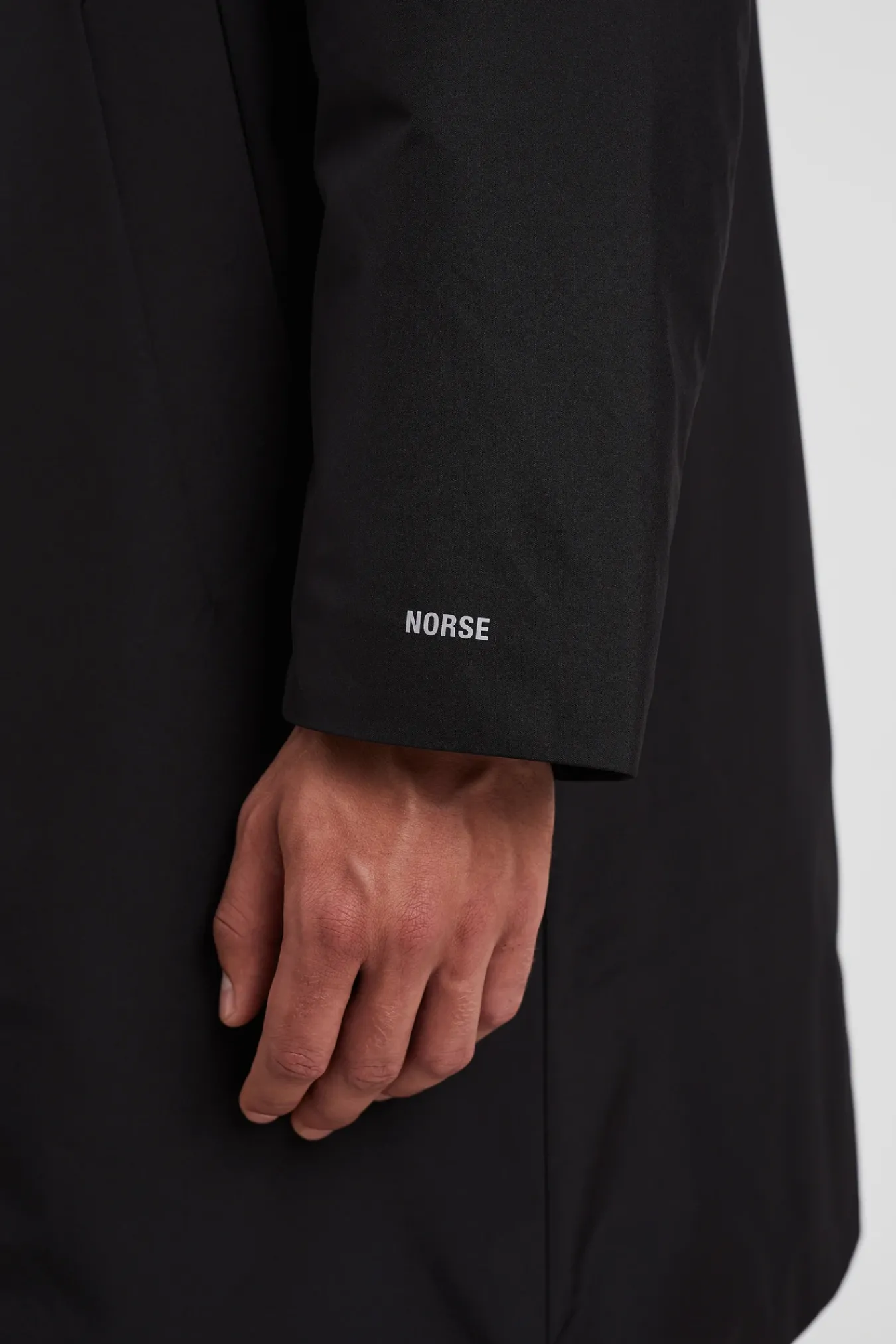 OUTERWEAR^Norse Projects Vargo Gore-Tex Windstopper Raglan Mac Black