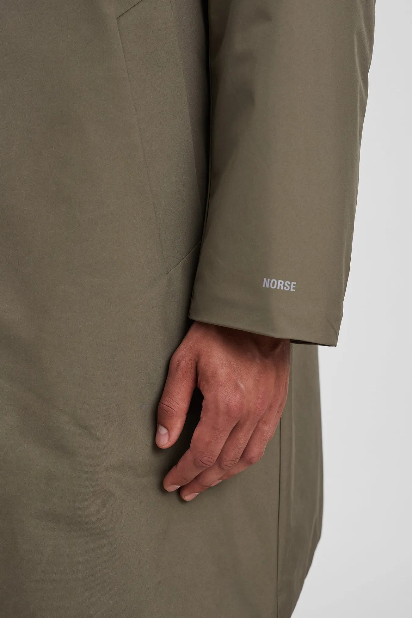 OUTERWEAR^Norse Projects Vargo Gore-Tex Windstopper Raglan Mac Sediment Green