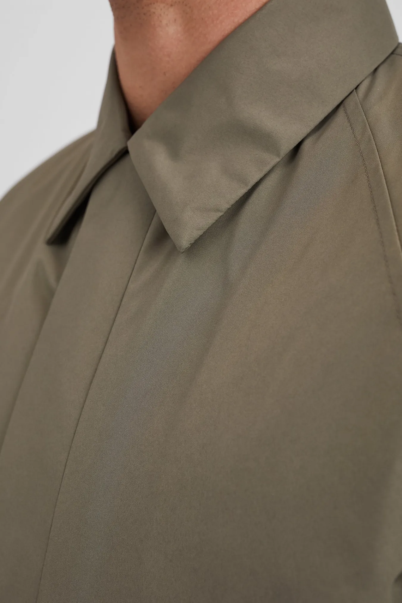 OUTERWEAR^Norse Projects Vargo Gore-Tex Windstopper Raglan Mac Sediment Green